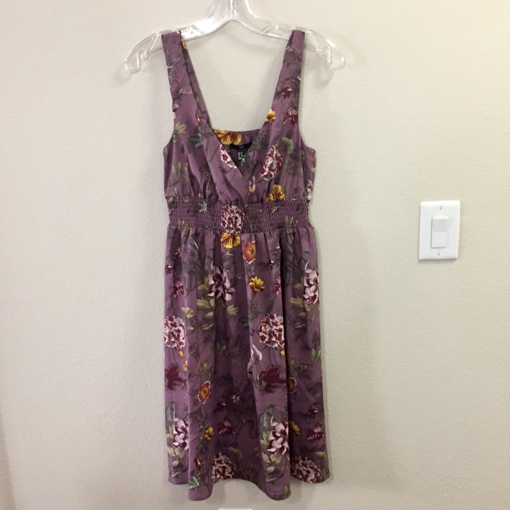 NWT Flirty floral H&M Sleeveless V-neck Dress